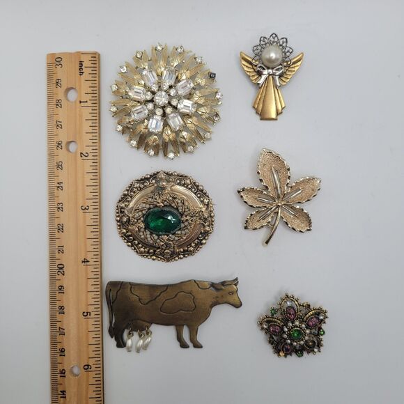 Estate Gold and Silver Brooch Collection - Picture 2 of 3